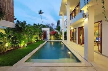 Moonlight Bali Villa Tanjung Benoa Exteriör bild